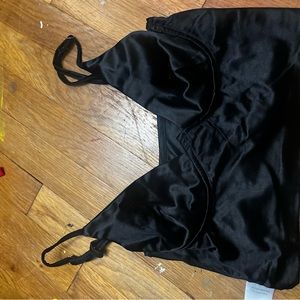 Mini cleavage black crop top